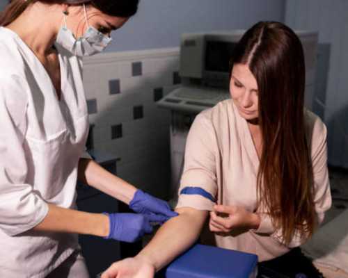 量少、营养丰富！产后初乳的特点你知道多少？